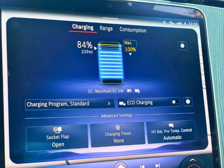 2026-Mercedes-Benz-EQE 320-charging-screen-closeup