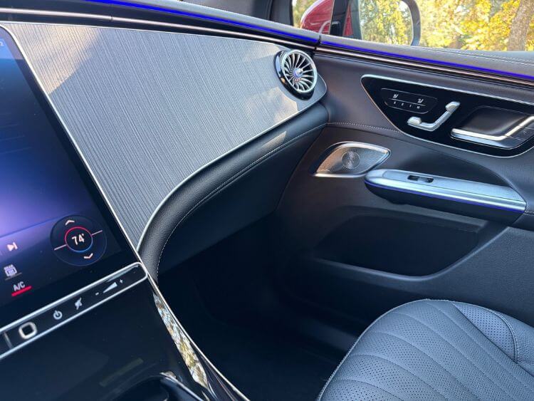 2026-Mercedes-Benz-EQE 320-dash-jpg