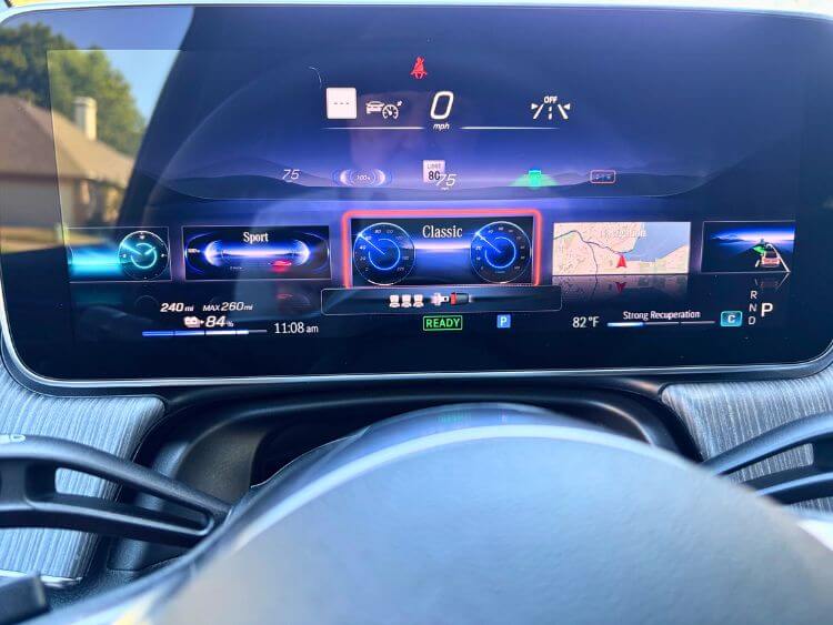 2026-Mercedes-Benz-EQE 320-digitarl-display