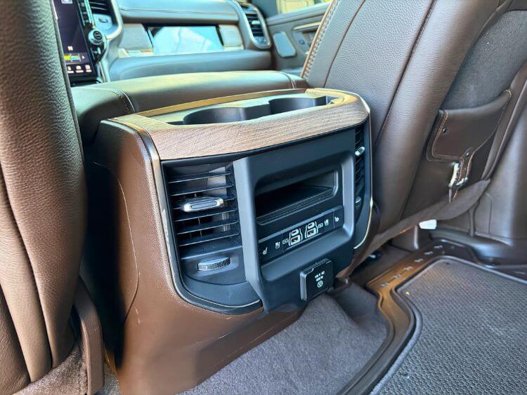 2026-Ram-1500-Longhorn-Limited-Hemi-2nd-row-back-console