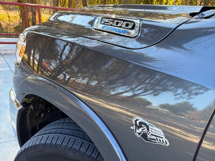 2026-Ram-1500-Longhorn-Limited-Hemi-badging.jpg
