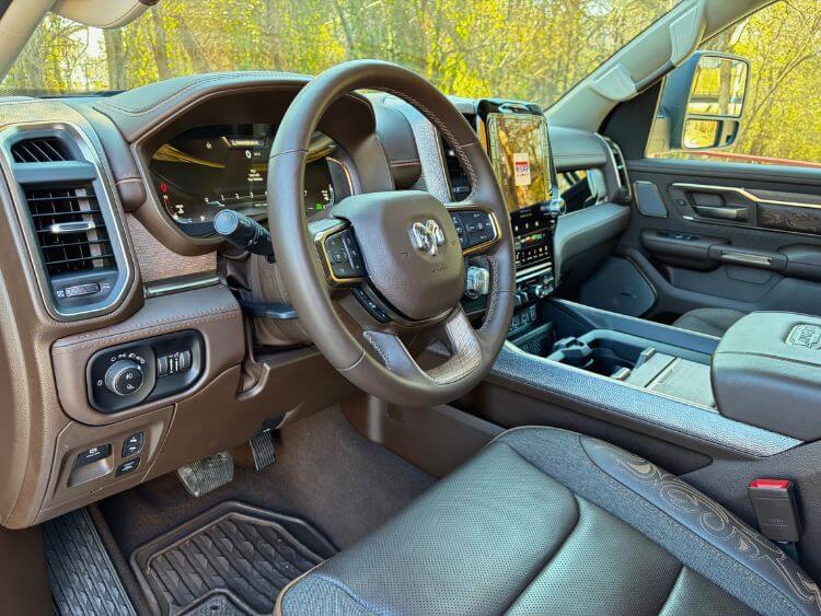 2026-Ram-1500-Longhorn-Limited-Hemi-cabin-hero
