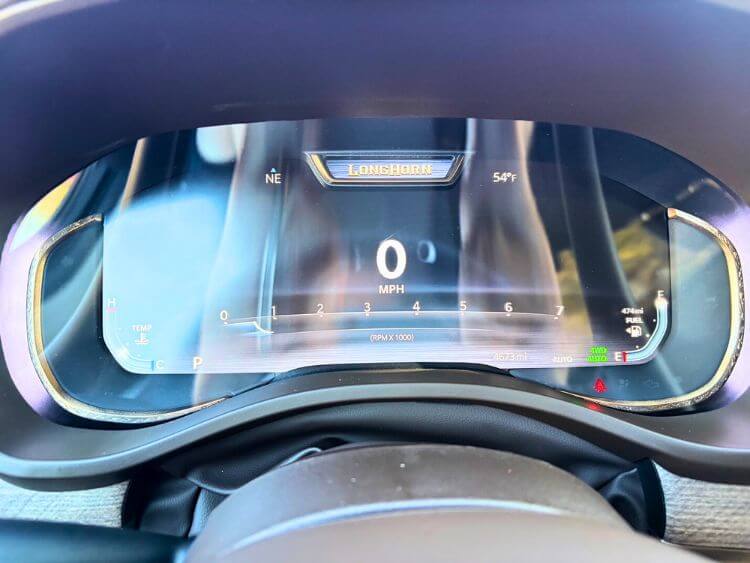 2026-Ram-1500-Longhorn-Limited-Hemi-digital-display