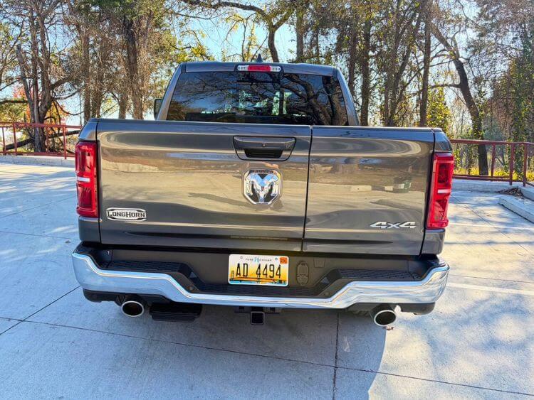 2026-Ram-1500-Longhorn-Limited-Hemi-exteror-05