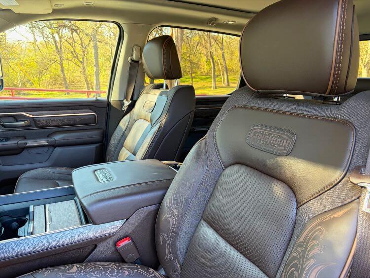 2026-Ram-1500-Longhorn-Limited-Hemi-front-row-.jpg