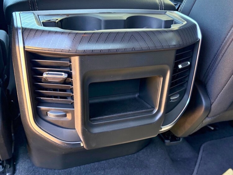 2026-Ram-1500-bighorn-exterior-2nd-row-air-carpro