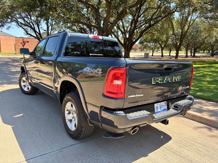 2026-Ram-1500-bighorn-exterior-3-carpro