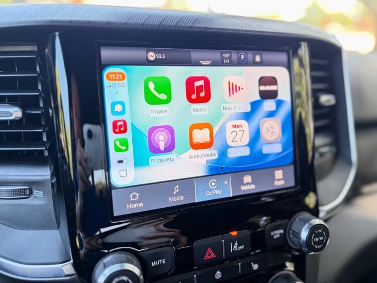 2026-Ram-1500-bighorn-exterior-carplay-carpro