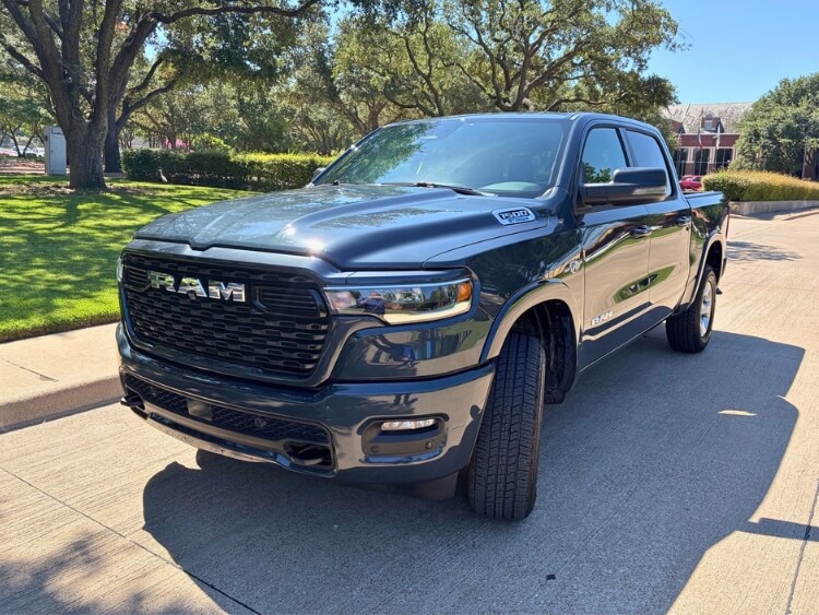 2026-Ram-1500-bighorn-exterior-front-end-carpro