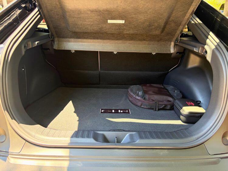 2026-Toyota-C-HR-XSE-cargo-carpro