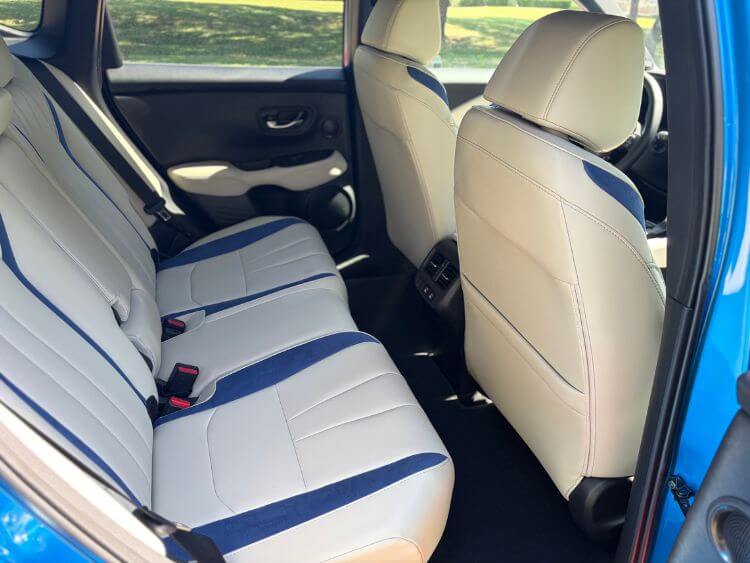 2026-acura-adx-aspec-advance-2nd-row-2-carpro.jpg
