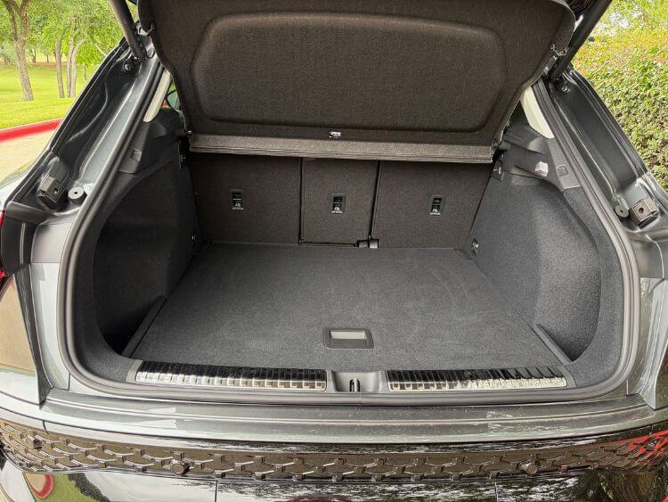 2026-audi-q3-cargo.carpro