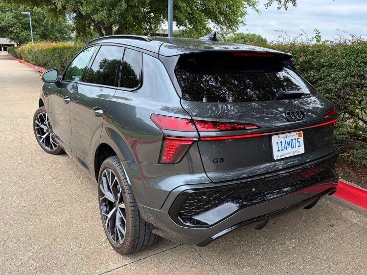 2026-audi-q3-exterior--2-carpro