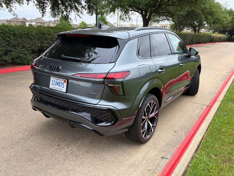 2026-audi-q3-exterior-5-carpro