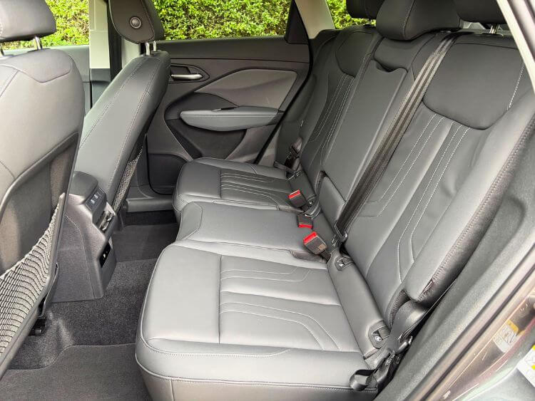 2026-audi-q3-second-row.carpro