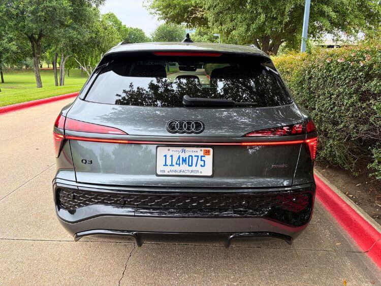 2026-audi-q30-tail-end-carpro