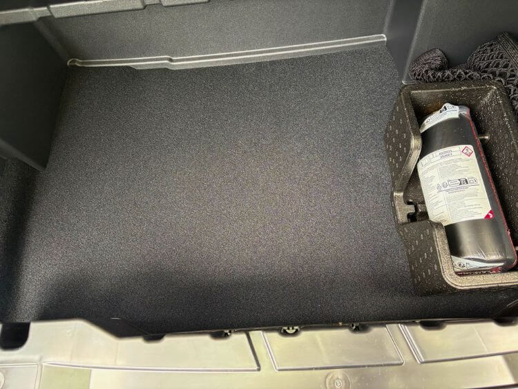 2026-audi-sq-5-red-leather-cargo-floor.