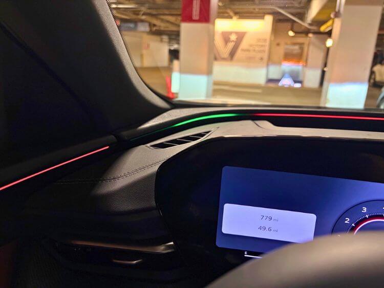 2026-audi-sq5-dash-lighting-carpro