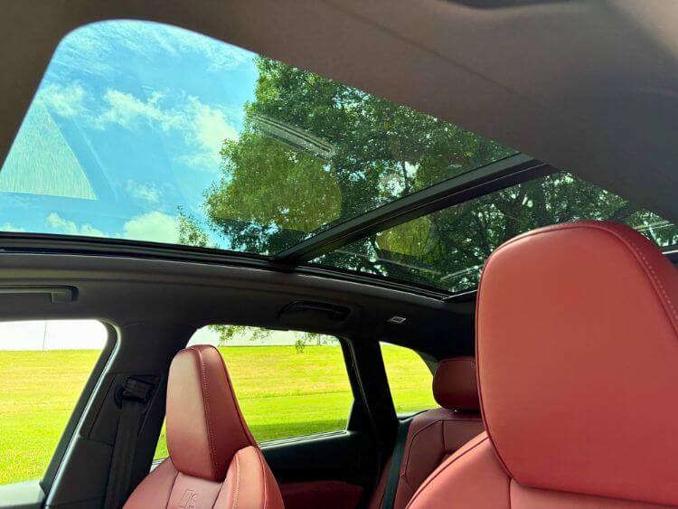 2026-audi-sq5-pano-roof-carpro.
