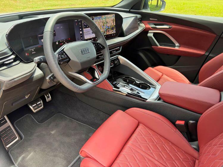 2026-audi-sq5-prestige-cabin-hero-carpro.