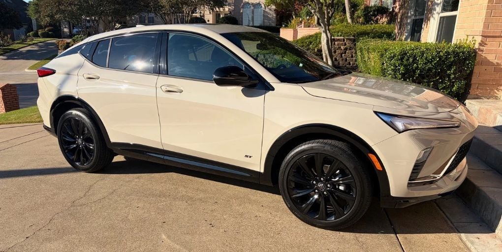 2026 Buick Envision Sport Touring. CarPro.