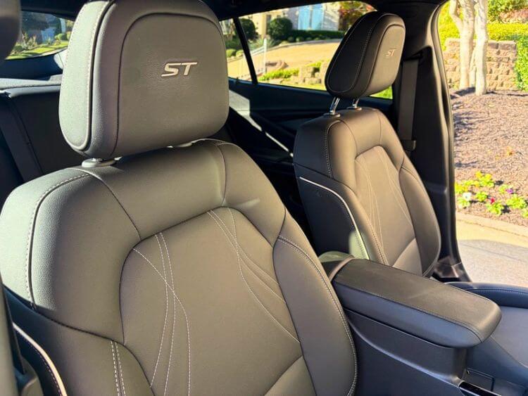 2026-buick-envista-st-st-seats-2-carpro.jpg