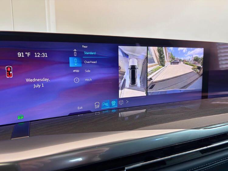 2026-cadillac-escalade-iq-multimedia-touchscreen-carpro.jpg