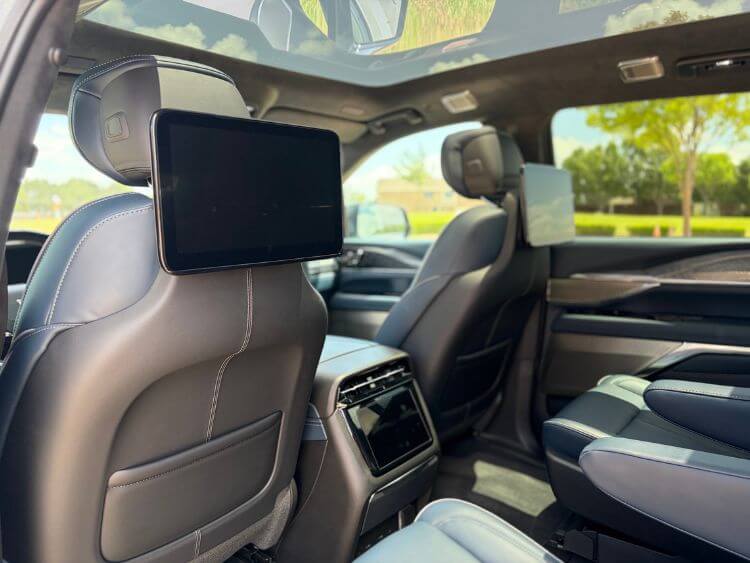 2026-cadillac-escalade-iq-premium-entertainment-system-carpro