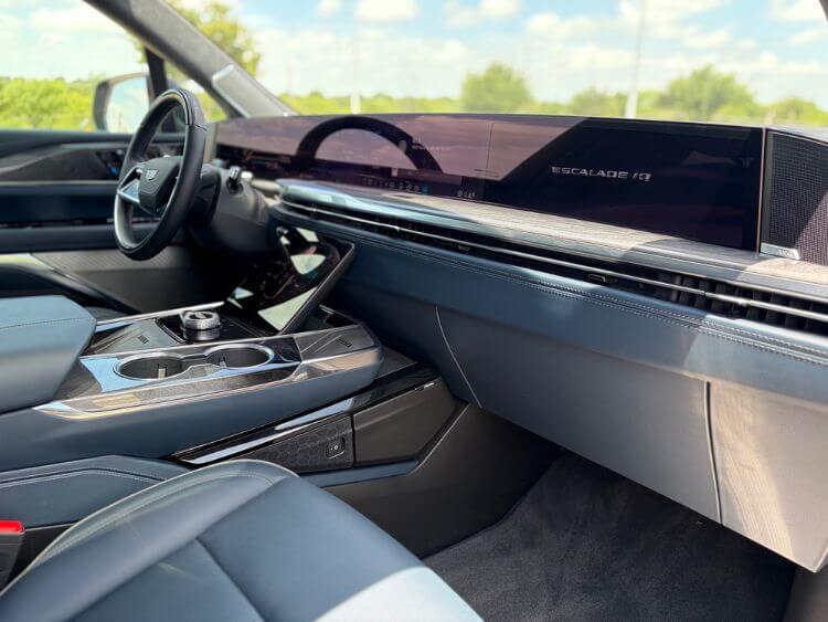2026-cadillac-escalade-iq-premium-passenger-side-carpro