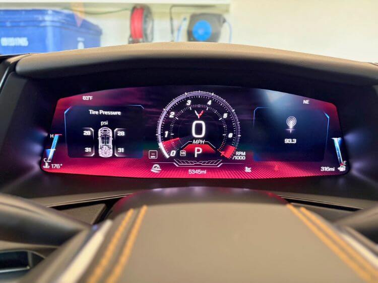 2026-chevrolet-corvette-stingray-2lt-digital-display-2-carpro.