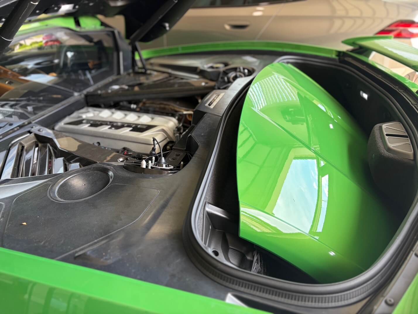 2026-chevrolet-corvette-stingray-2lt-engine-2-