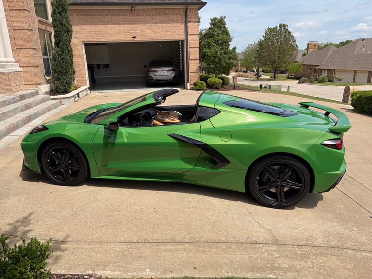 2026-chevrolet-corvette-stingray-2lt-exteerior-profile-3-carpro.