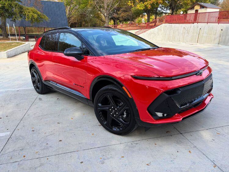 2026-chevrolet-equinox-rs-ev-exterior-2-carpro