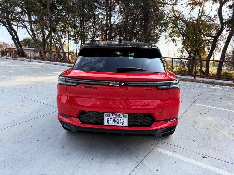 2026-chevrolet-equinox-rs-ev-exterior-tail-end-carpro