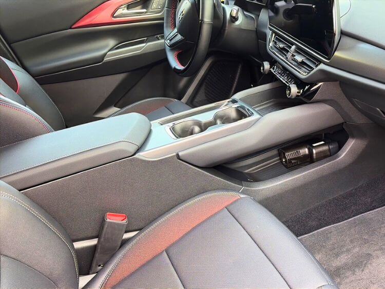 2026-chevrolet-equinox-rs-ev-interior-12carpro