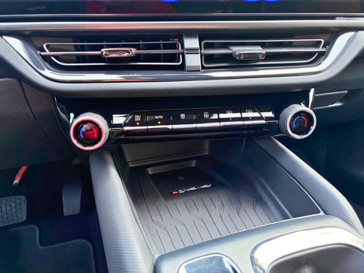 2026-chevrolet-equinox-rs-ev-interior-2r-carpro