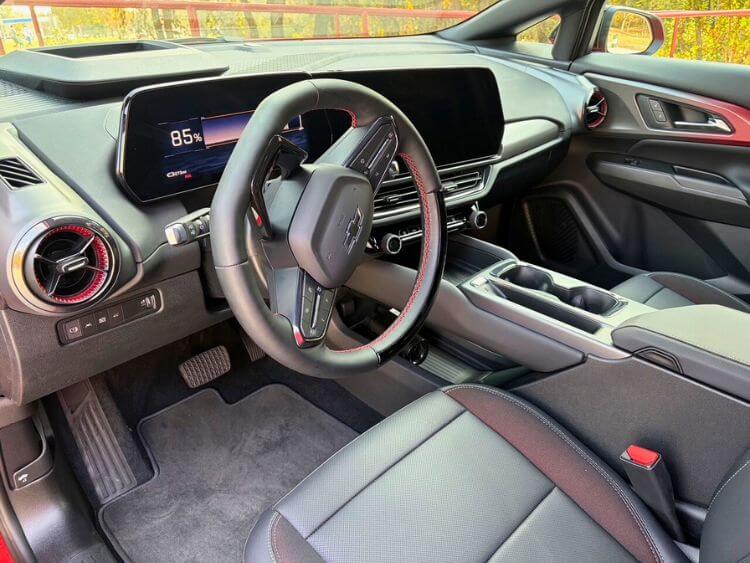 2026-chevrolet-equinox-rs-ev-interior-carpro