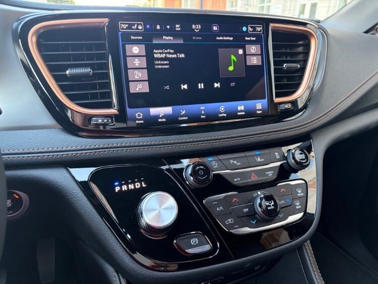 2026-chrysler-pacifica-pinnacle-wbap-screen-carpro.