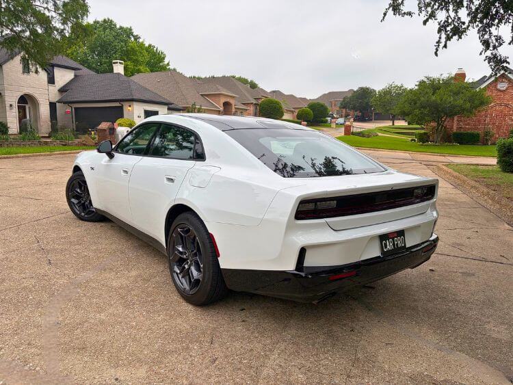 2026-dodge-charger-r-t-black-top-exterior-3-carpro.j