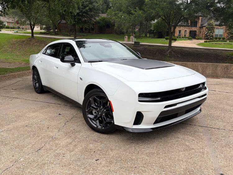 2026-dodge-charger-r-t-black-top-exterior-4-carpro.j