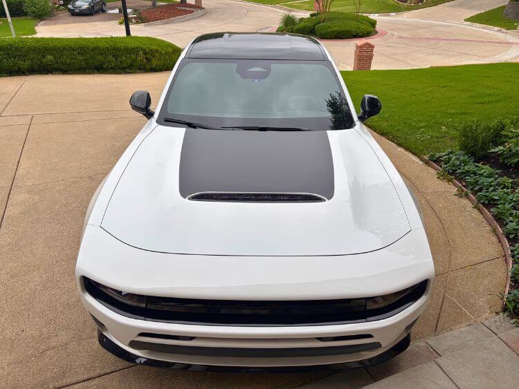 2026-dodge-charger-r-t-black-top-hood-2-carpro.j