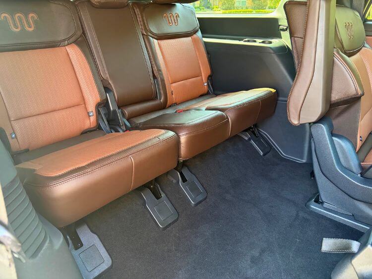 2026-ford-Expedition-Max King-Ranch-3rd-row-carpro