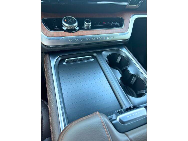 2026-ford-Expedition-Max King-Ranch-console--2-carpro