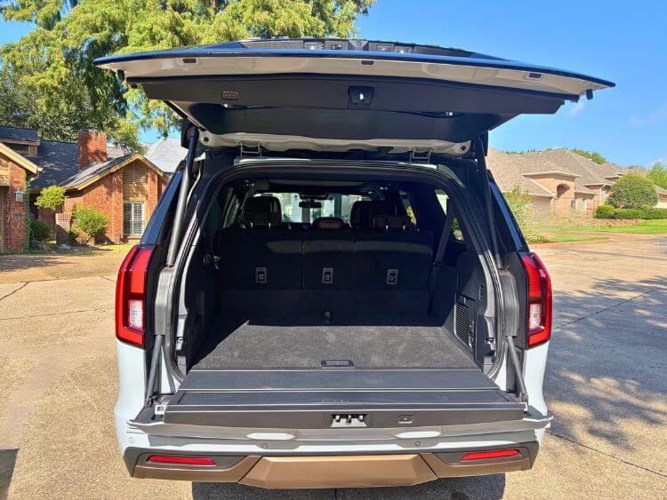2026-ford-Expedition-Max King-Ranch-dual-liftgate-carpro
