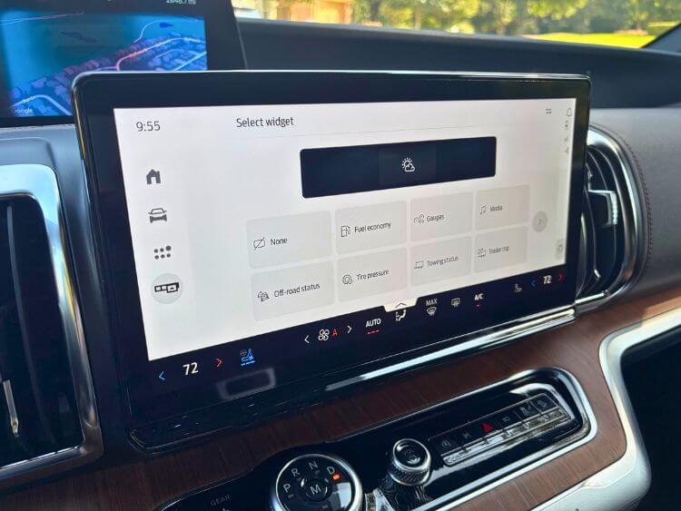 2026-ford-Expedition-Max King-Ranch-multimedia-2-carpro