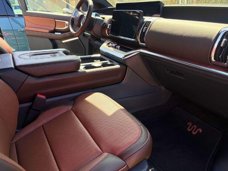 2026-ford-Expedition-Max King-Ranch-passenger-side-dash-carpro