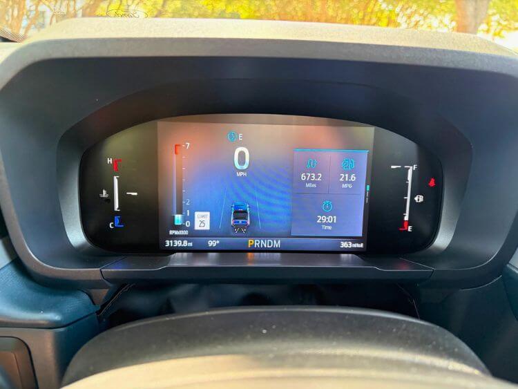 2026-ford-maverick-lobo-display-mpg-carpro