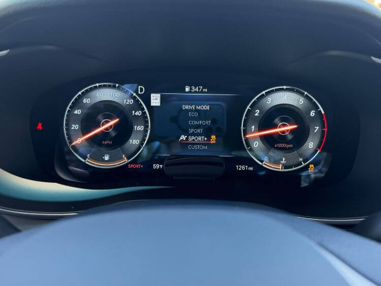 2026-genesis-g70-prestige-graphite-cdriver-display-drive-modes-carpro.j