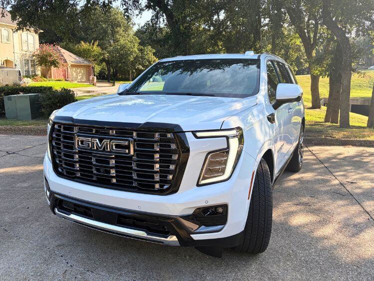 2026-gmc-yukon-denali-ultimate-exterior01-carpro.