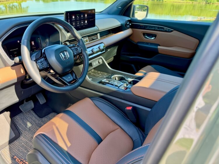 2026-honda-passport-trailsport-elite-cabin-1-carpro